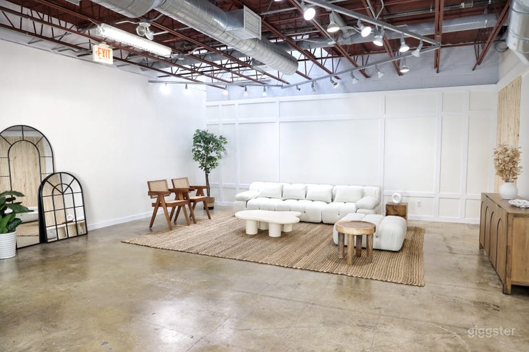  Downtown Fully Equipped Creative Studio 