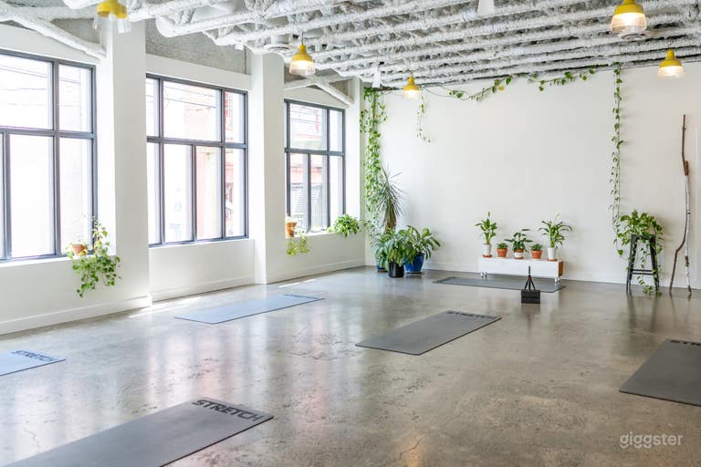 Beautiful Urban Open Concept Space 